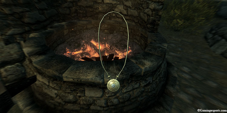 gold-diamond-necklace